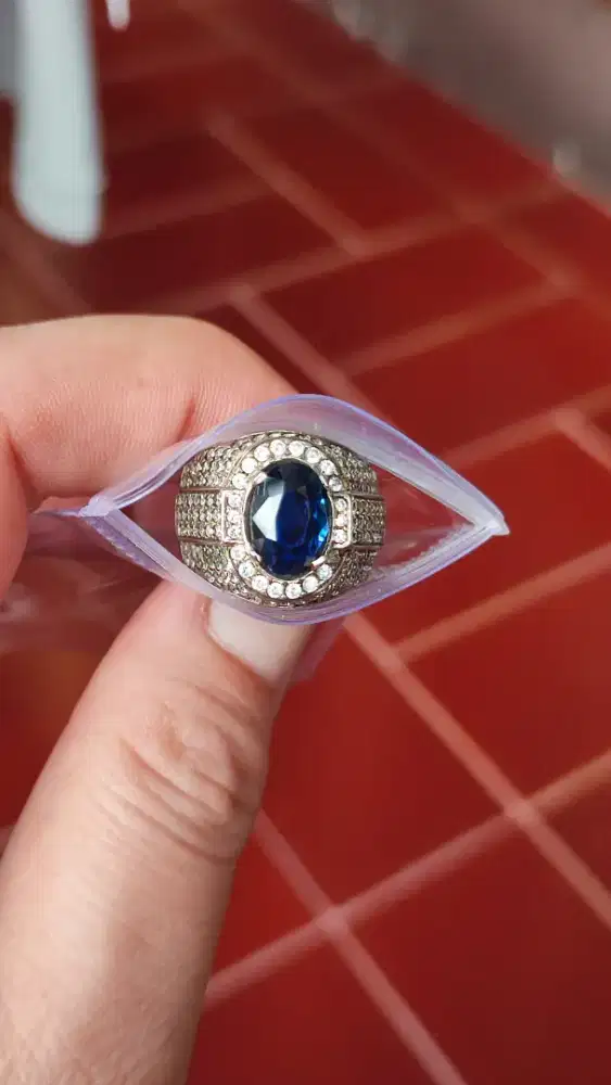 HQ BLUE SAPPHIRE 2.25 CTS..