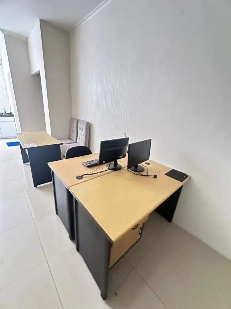 MEJA STAFF ada 2 UNIT