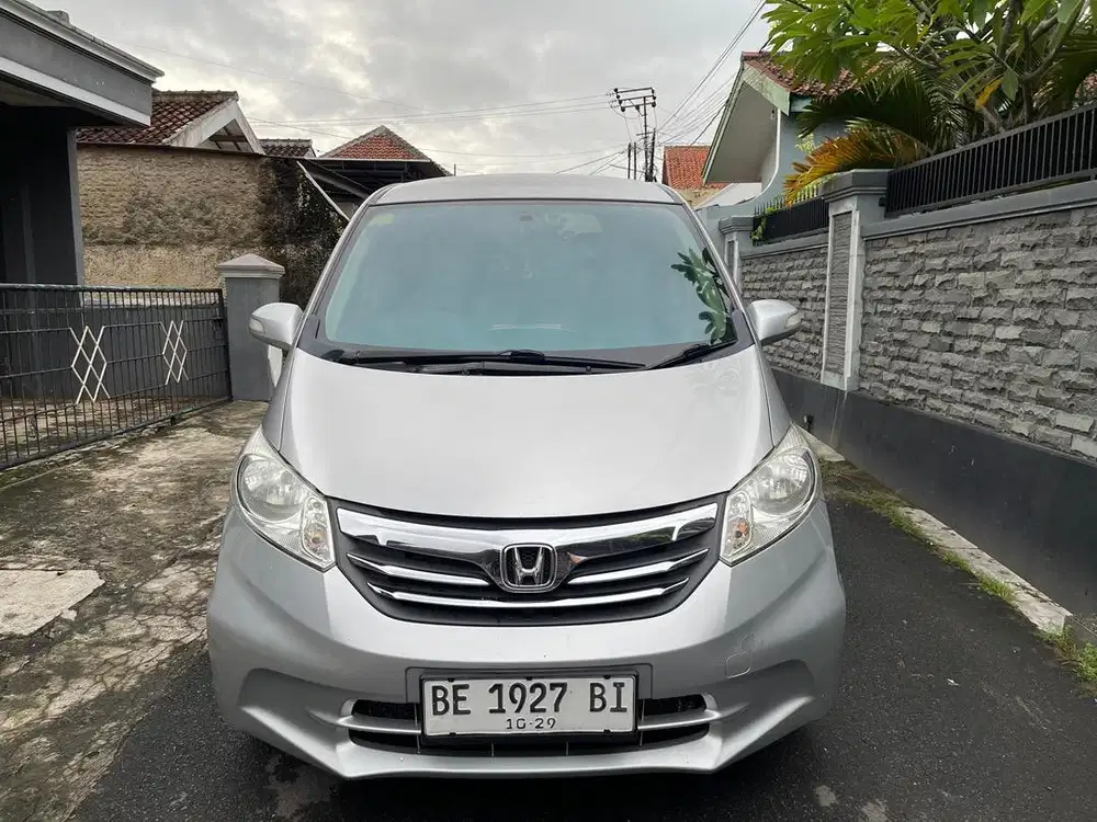 Honda Freed 2012
