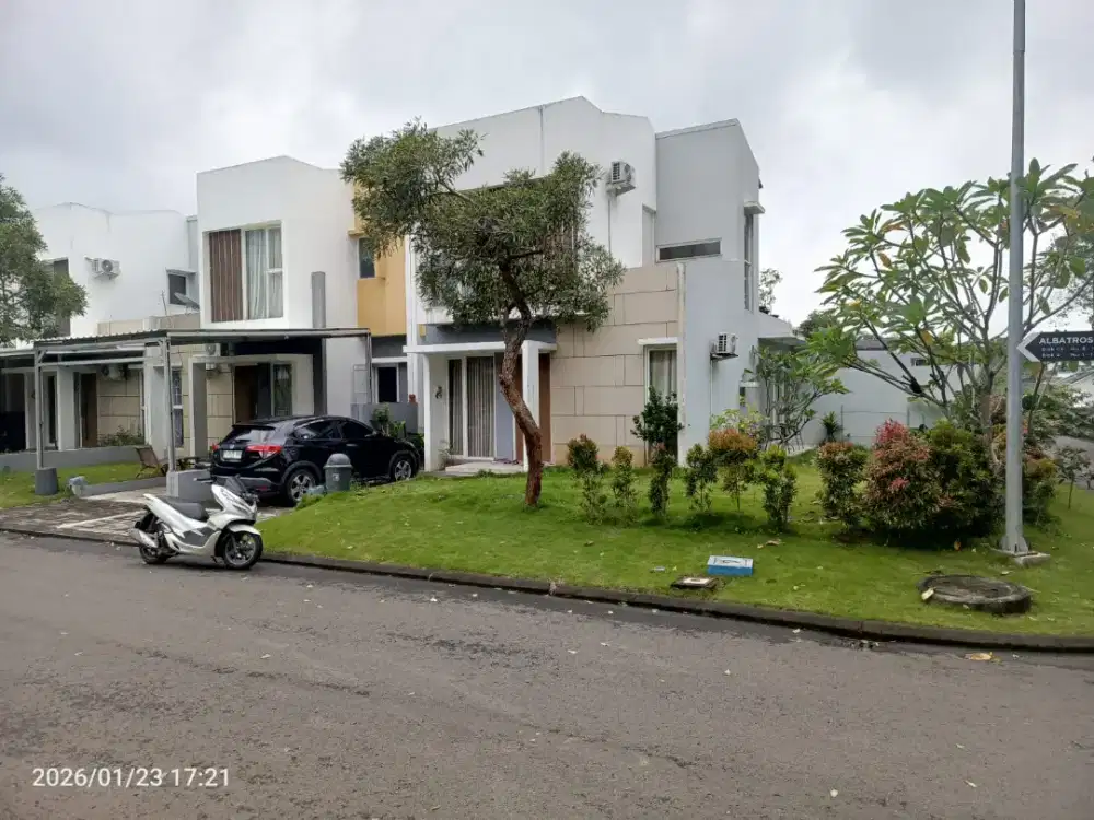 Dijual rumah hook 194 m² di serena Hill Bsb city