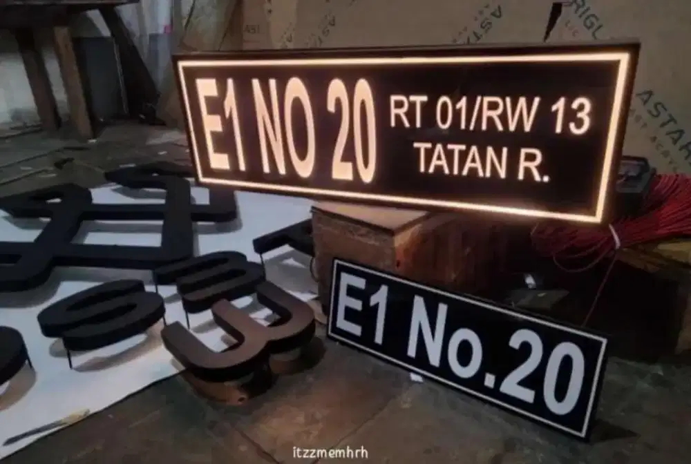 Acrylic Huruf Timbul & Neon Box Custom