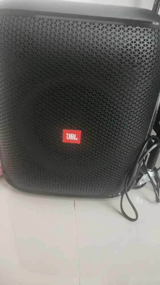 Speaker JBL second