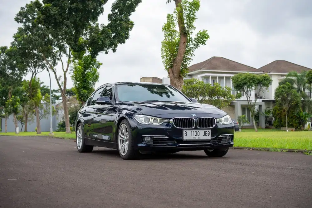 BMW 335i Luxury 2012