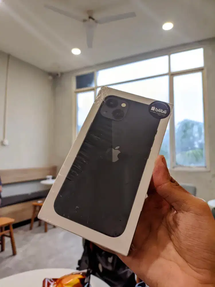 iPhone 13 128GB Midnight Barang Baru Resmi Blibi