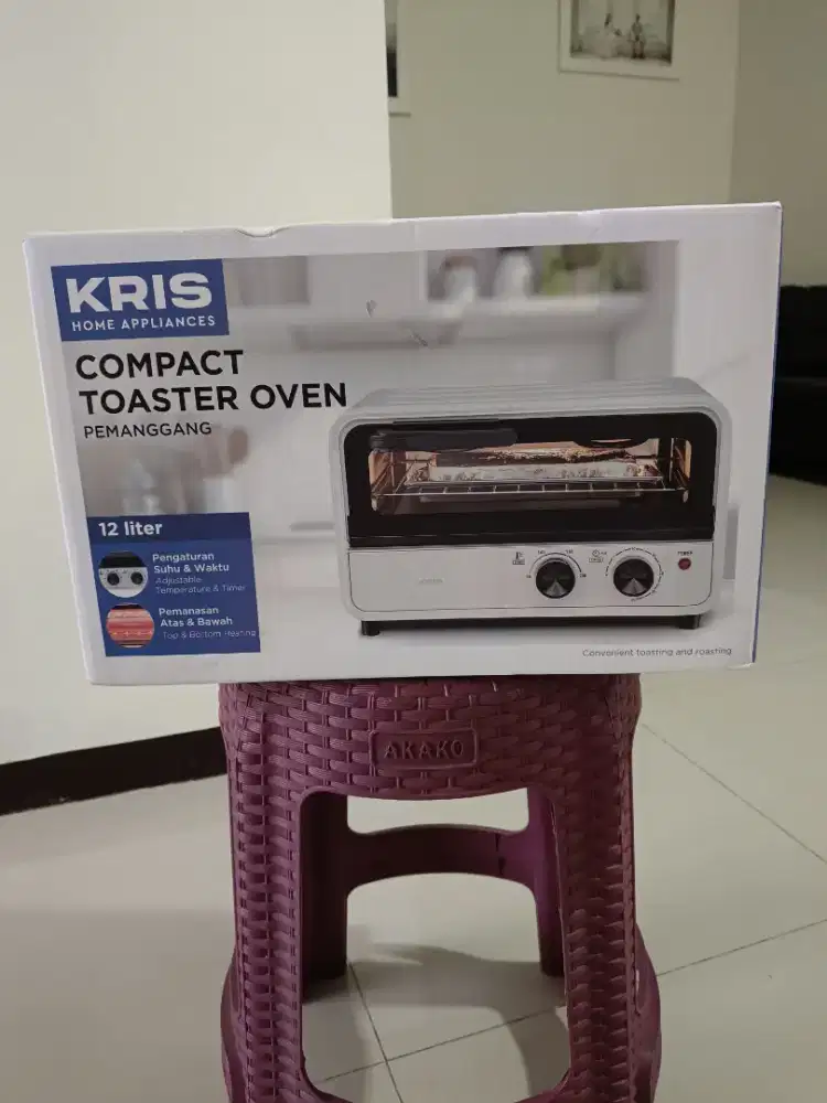 Compact Toaster Oven/Pemanggang.