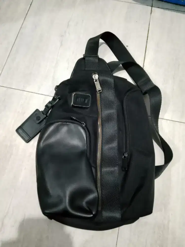 Tas slempang crosbody