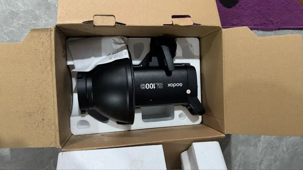 Dijual cepat set photography lighting dan tripod kondisi like new