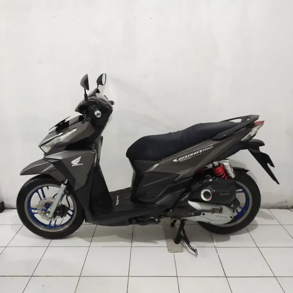 Honda Vario 150 OLD 2017 Orisinil Bagus lengkap