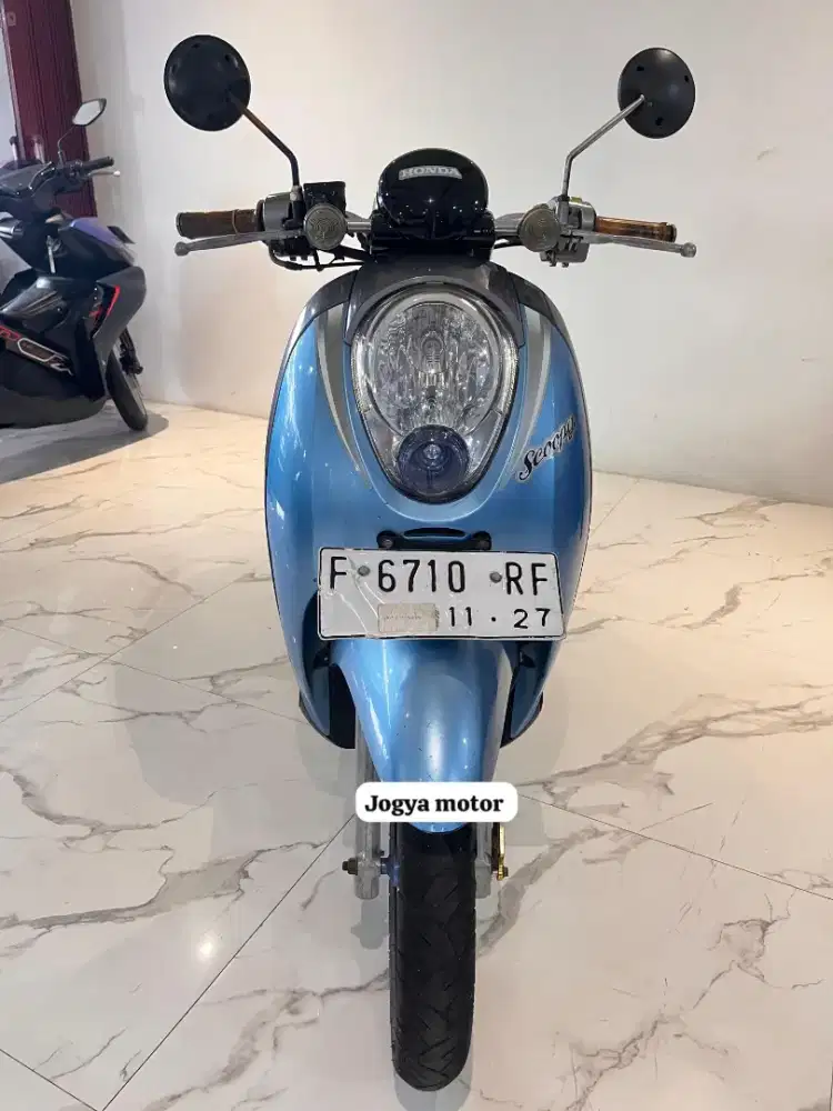 (A) Honda Scoopy Karbu Tahun 2012