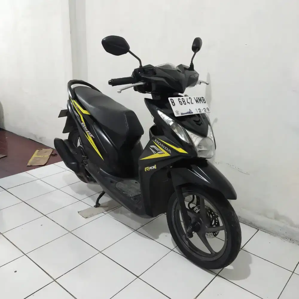 Honda Beat Fi 2014 Orisinil Bagus lengkap