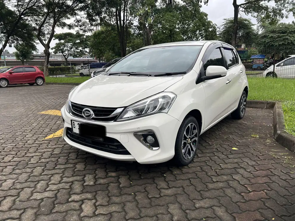 Daihatsu Sirion AT 2019 Putih Km 48rb Istimewa