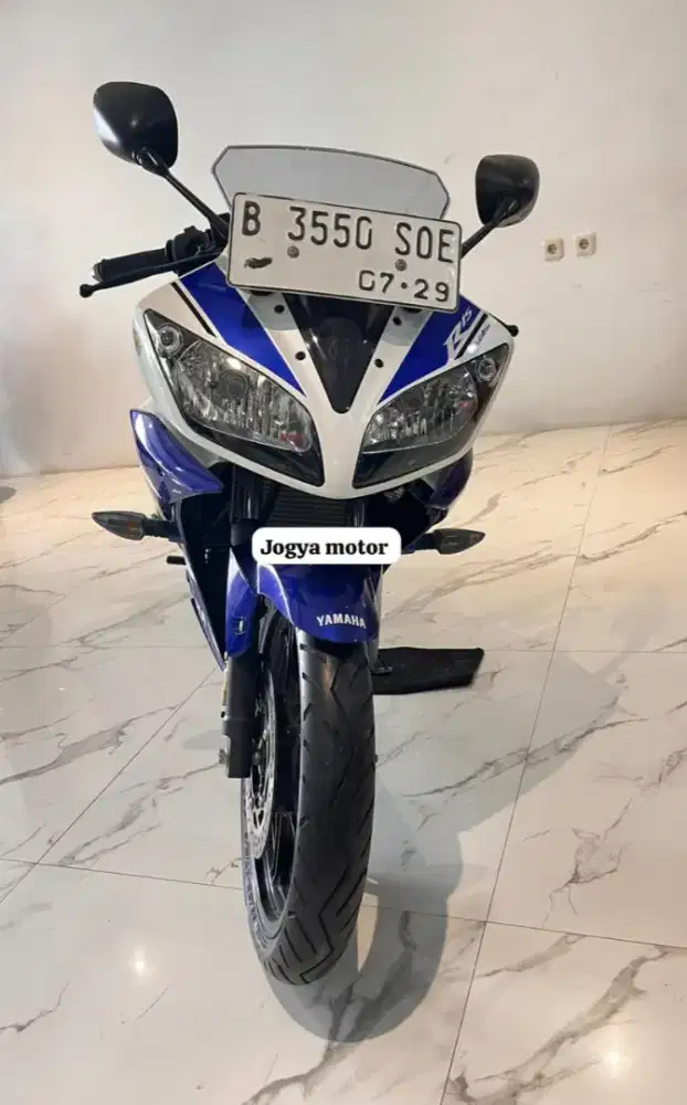 (A) Yamaha R15 V2 Tahun 2014