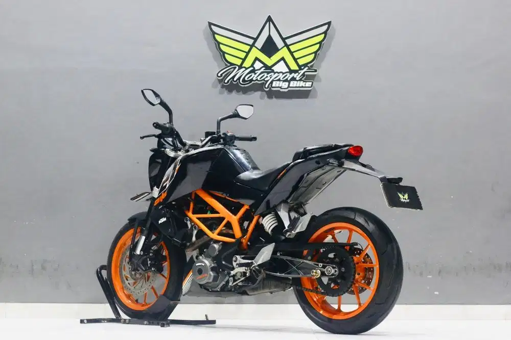 KTM Duke 250 Abs like new MT25 estrella250 versys250
