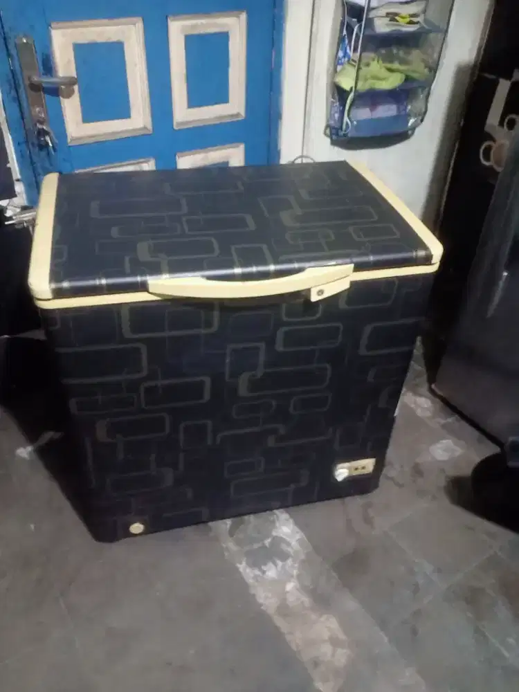 Jual frizer BOK merk Modena kapasitas 200 Liter dingin dan beku normal