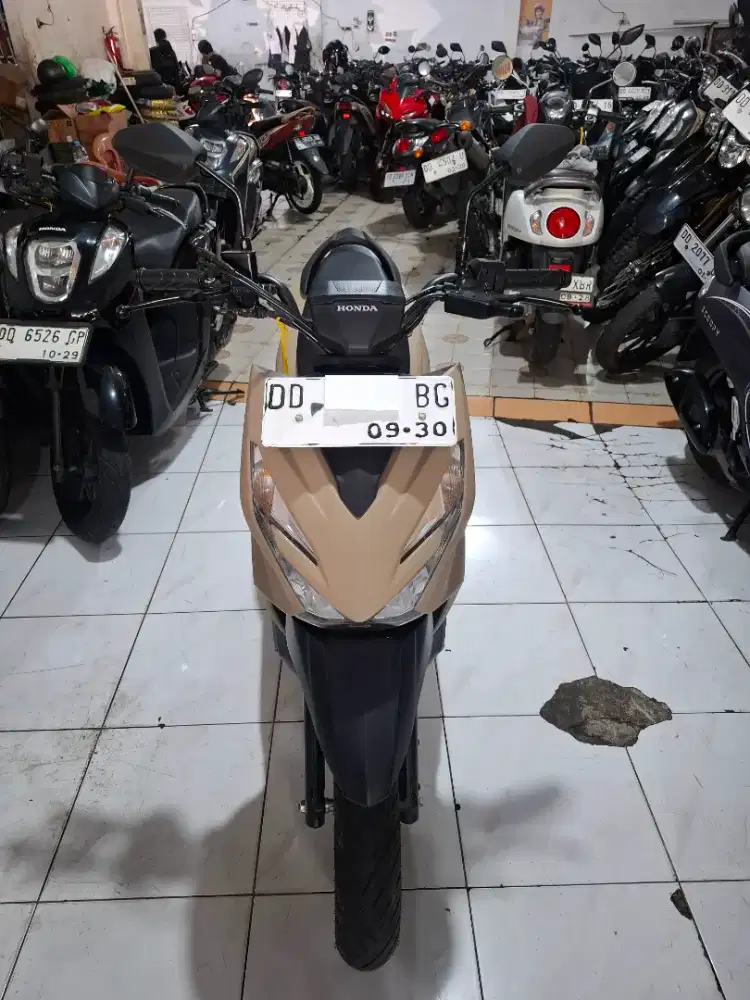 Honda Beat Street 2025 cokelat