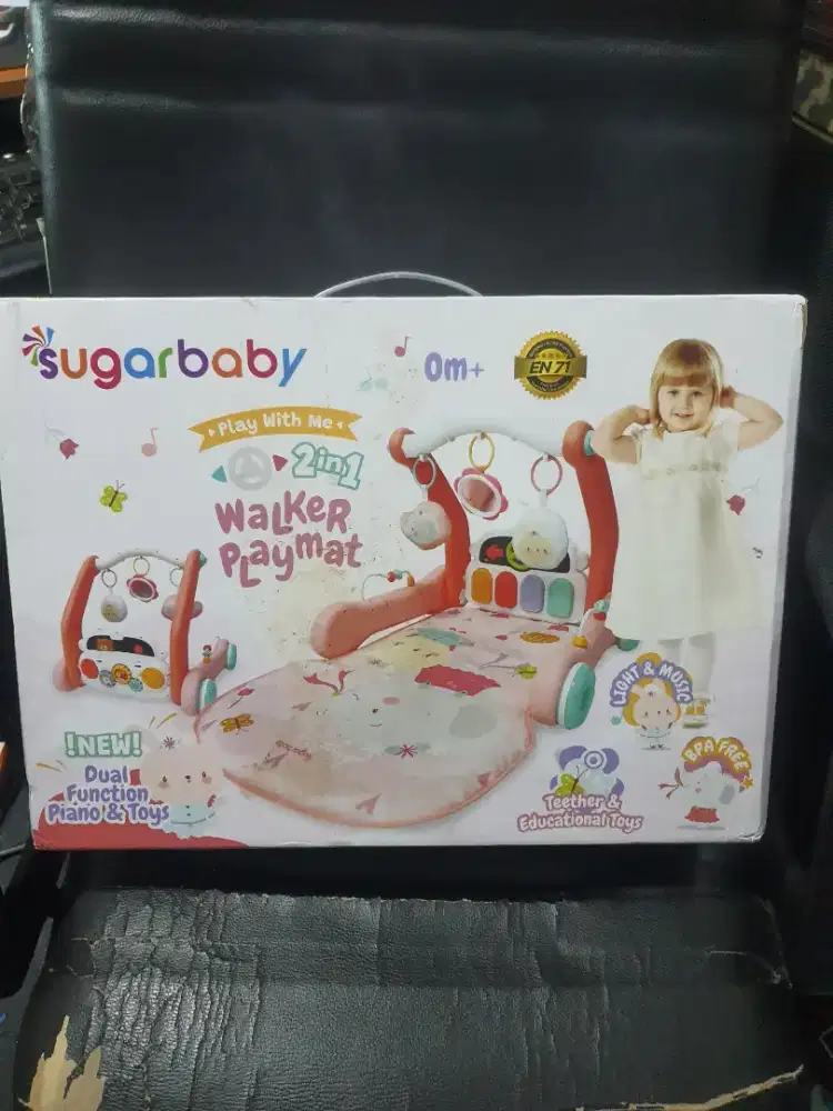 sugar baby walker playmat (like new)