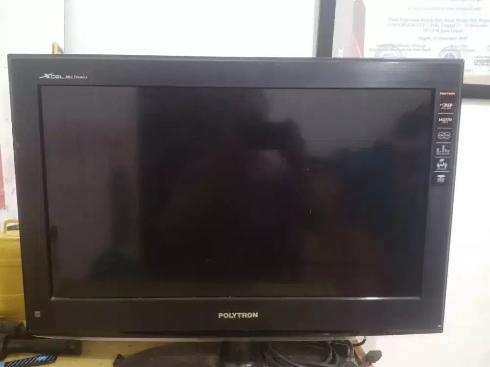 Jual tv politron 24in murah y 200 remot kg ada mksh klu minat chat ajh