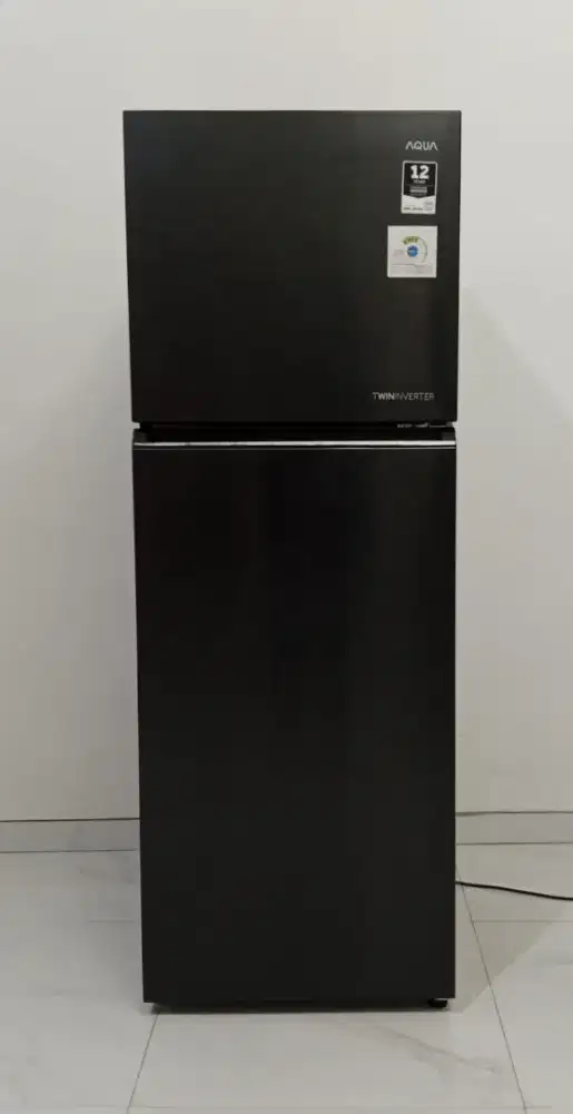 Kulkas 2 Pintu Inverter Aqua mulus murah bandung