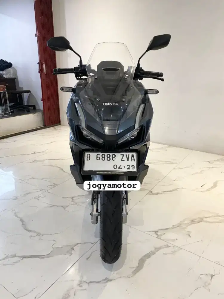 (A) Honda Adv 160 CBS Tahun 2024