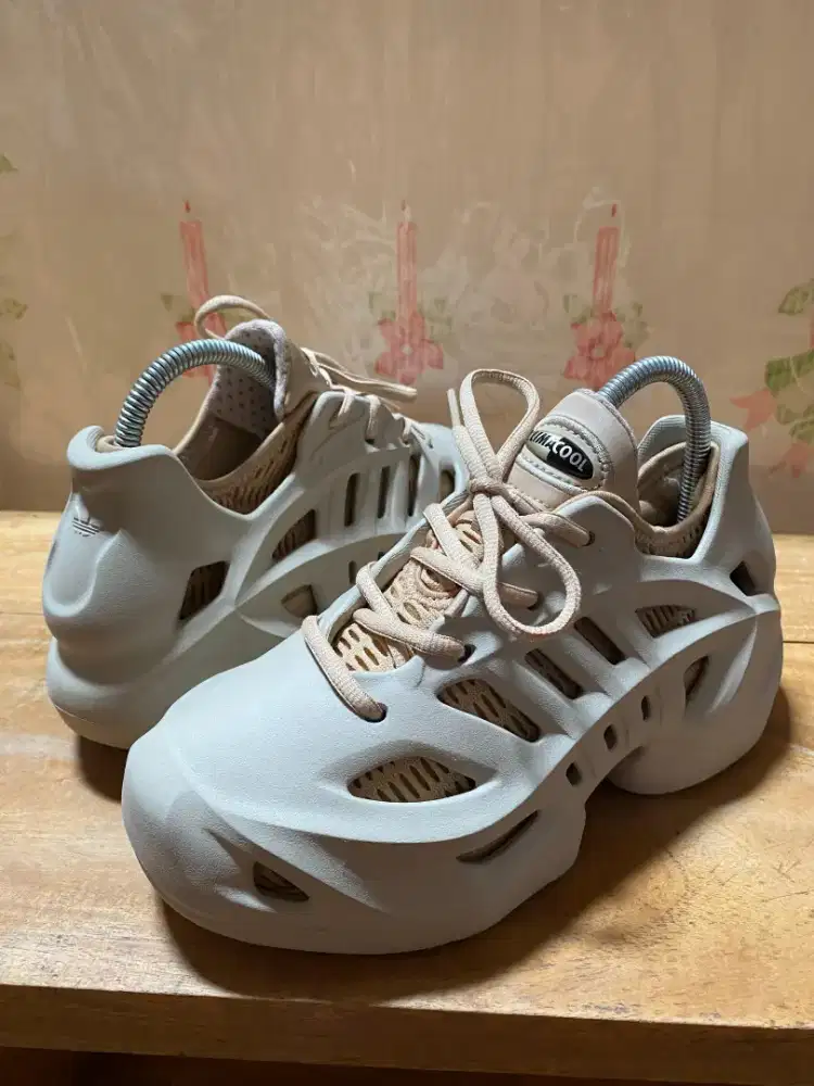 Sepatu Adidas kids IF 6583 size US 3 ½ Original like new 90%