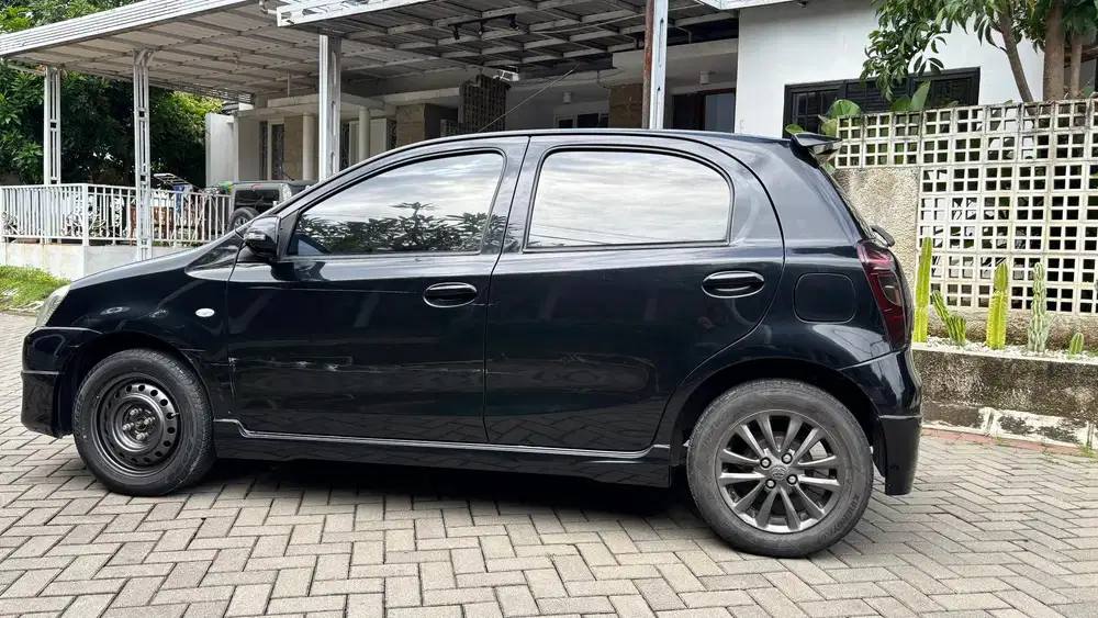 Toyota Etios Valco 2014 Bensin