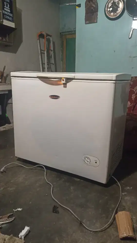 freezer box frigigate 200liter normal dingin beku ori