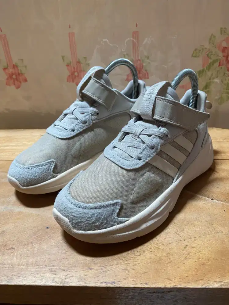 Sepatu Adidas kids GW 1559 size US 2 ½ Original like new 80%