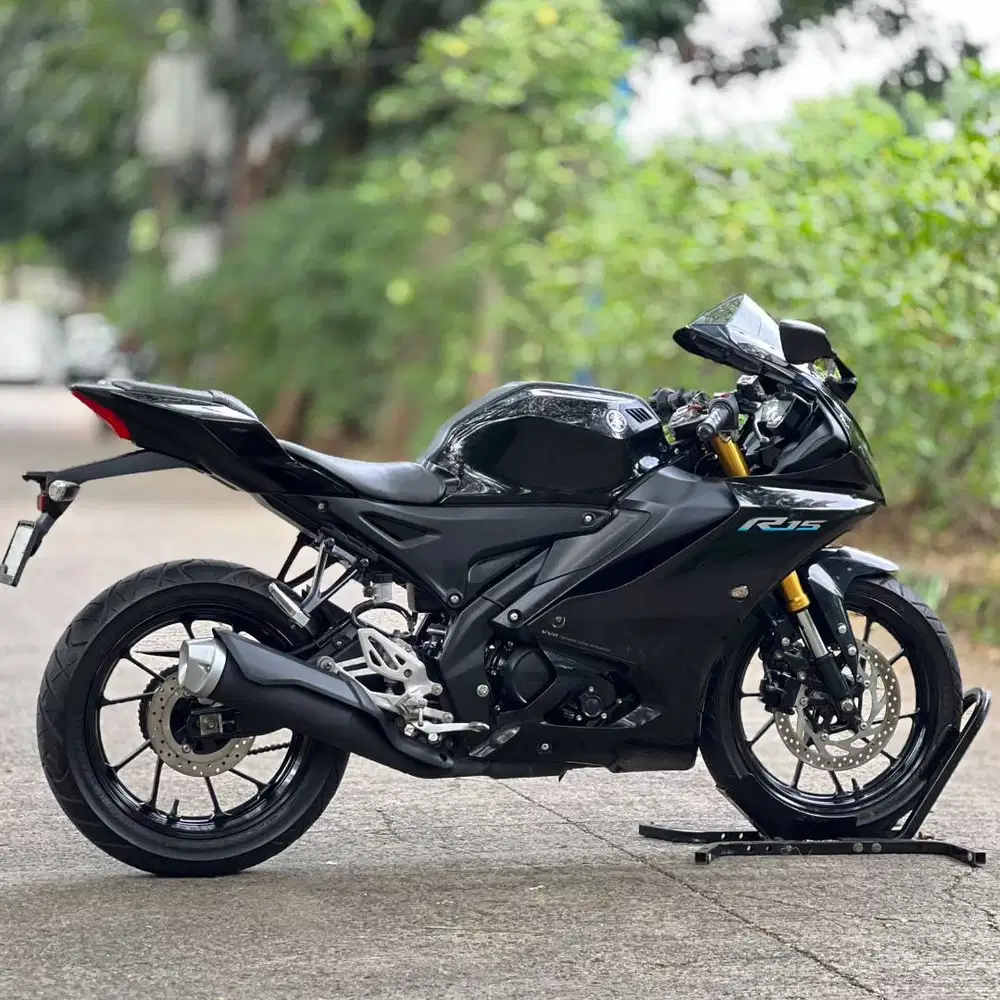 KM LOW! YAMAHA YZF R15 V4 2022 BLACK PAJAK ON LIKE NEW