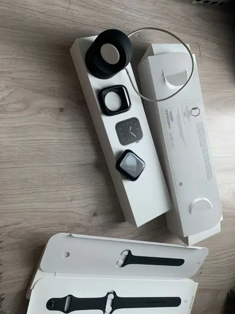 Apple watch series 5 44mm space grey