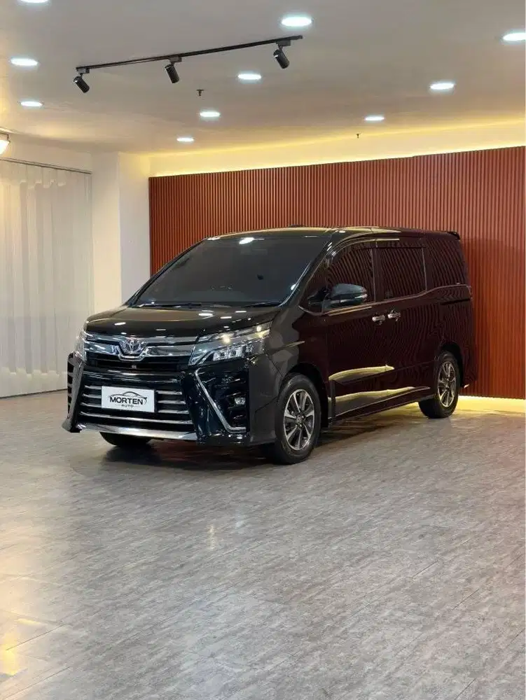 Toyota Voxy 2.0 AT Tahun 2020 Km 42 Rb Recrod
