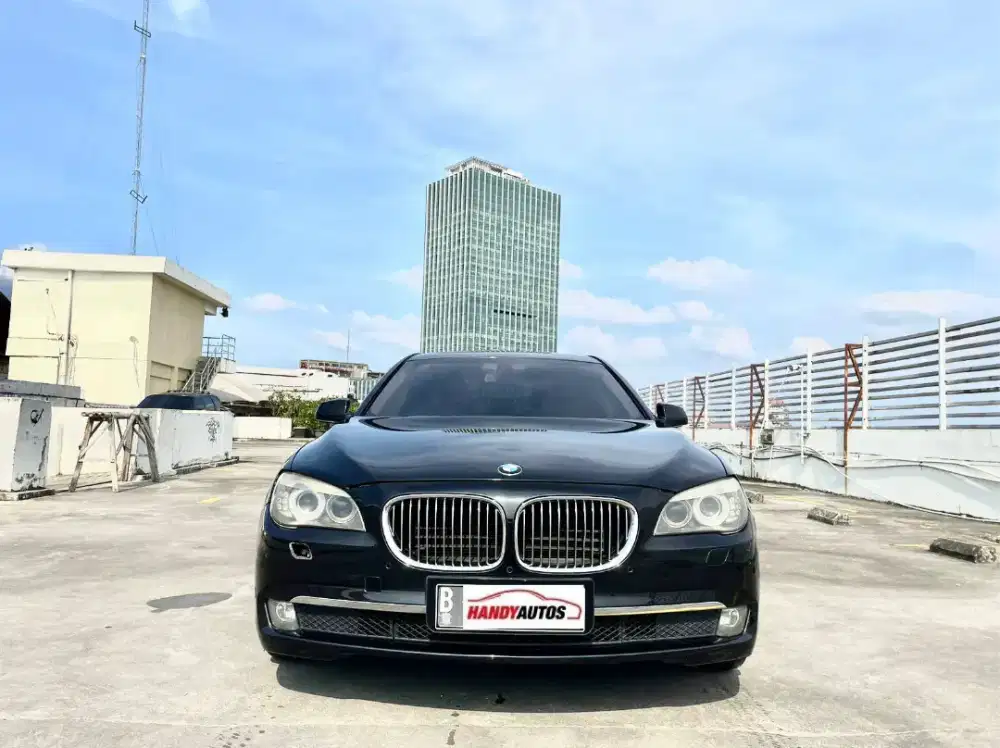 BMW 730li Tahun 2010 Automatic Hitam Metalik
