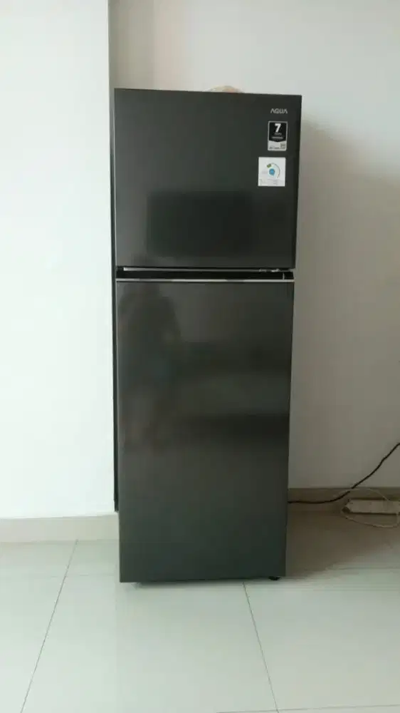 Dijual kulkas AQUA