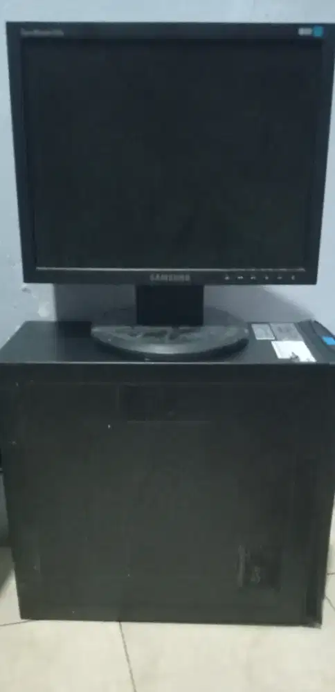 Komputer office dan monitor