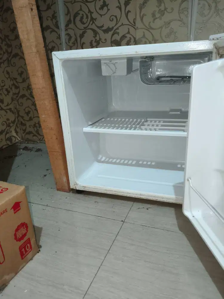 Kulkas Mini Bar Aqua