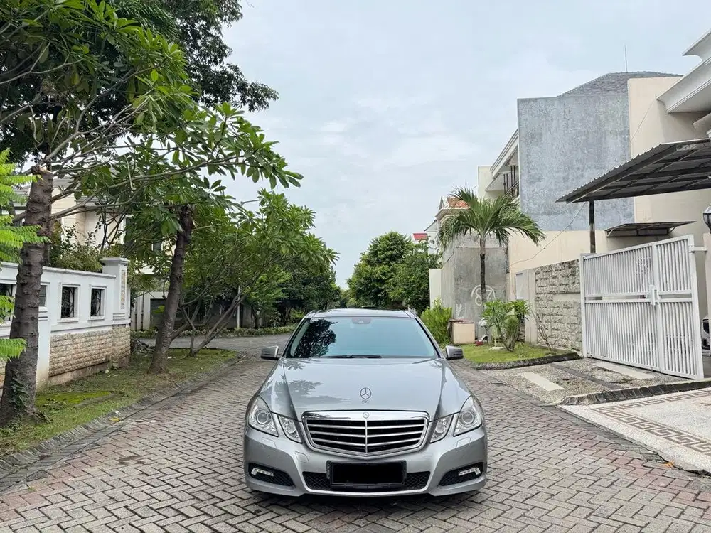 Mercedes Benz E300 3.0 Avantgarde 2010 Matic Grey Plat B