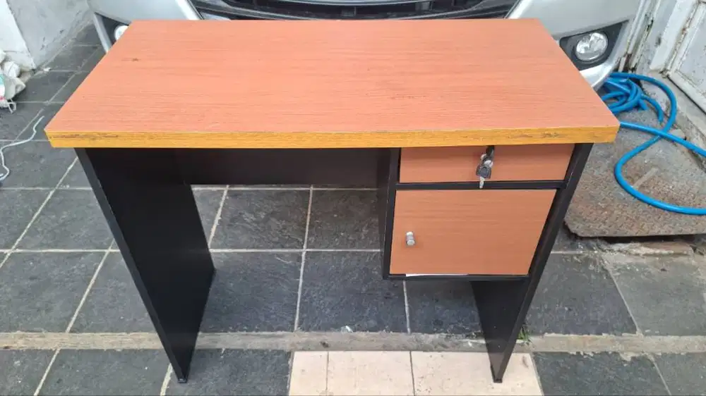 Jual Rugi Mau Pindahan - Meja Kerja Bekas ukuran 80x40x73 cm