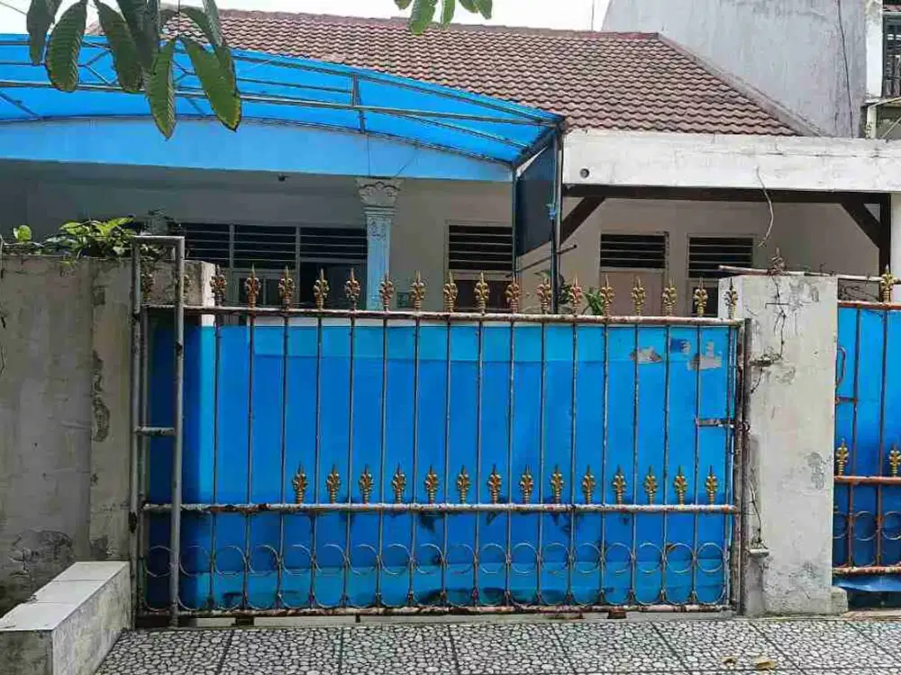Rumah murah strategis pinggir jalan di Rawalumbu LT 180 jual cepat BU