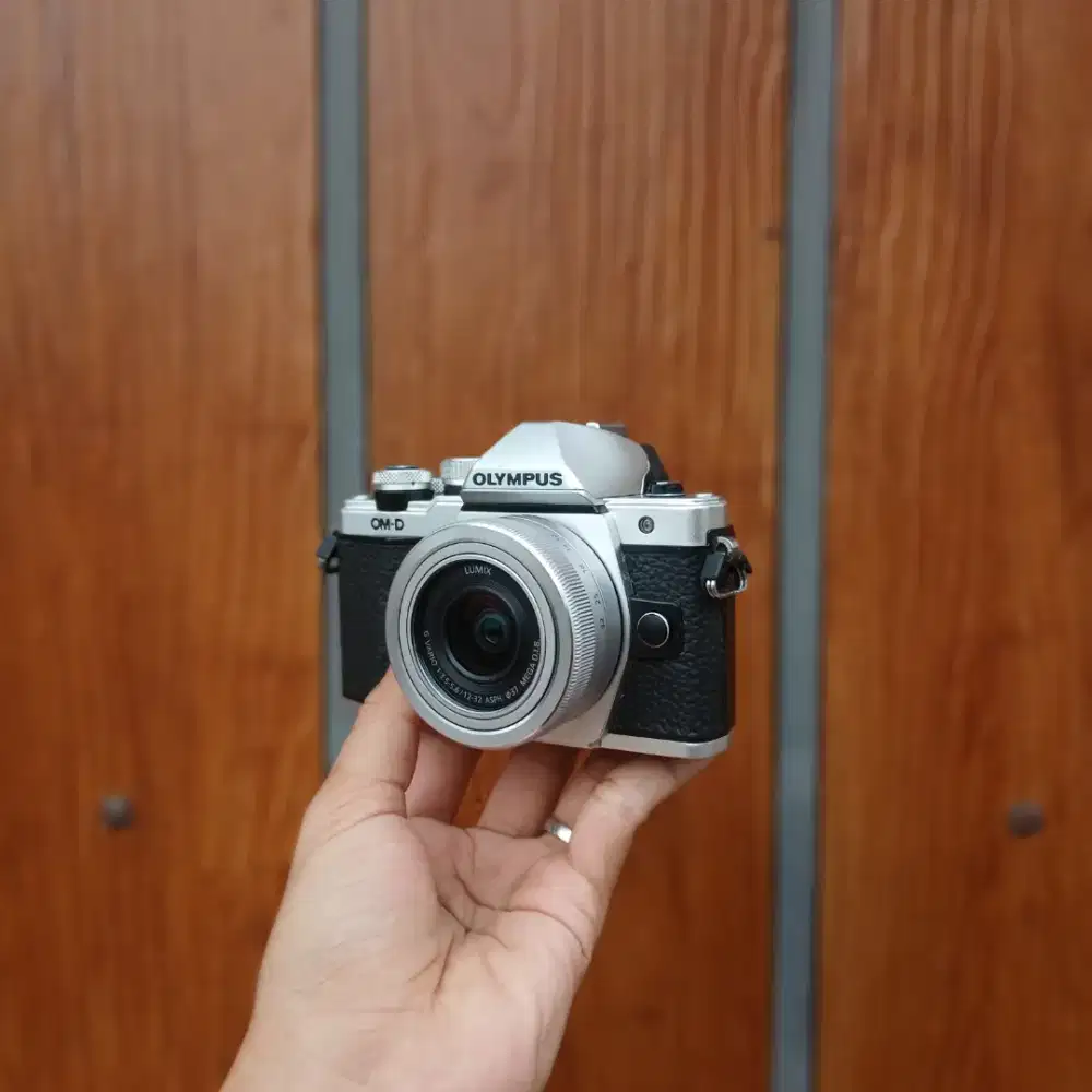 OLYMPUS OMD EM10 MARK II BEST SELLER