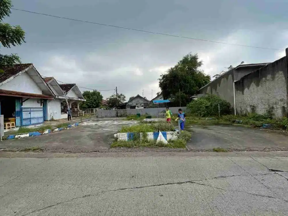 Tanah Pinggir Jalan Luas 499 m Dijual di Karawang Timur