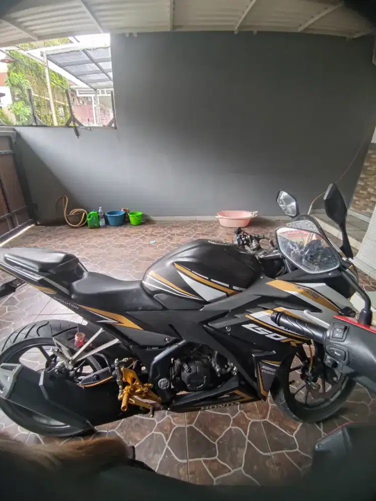 Dijual Motor CBR150R LED Facelift