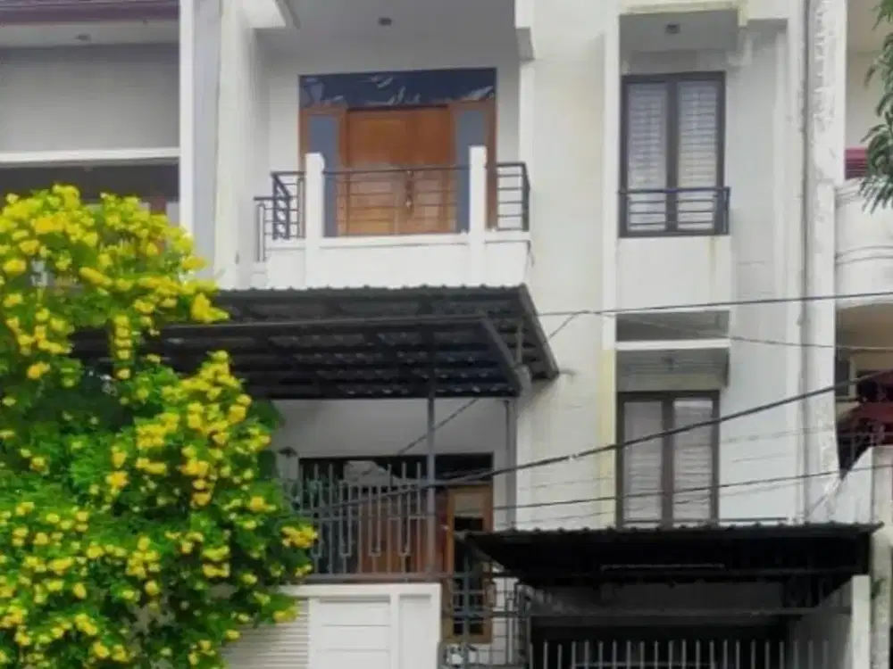 Rumah Jalan Lebar Lokasi Strategis di Sunter