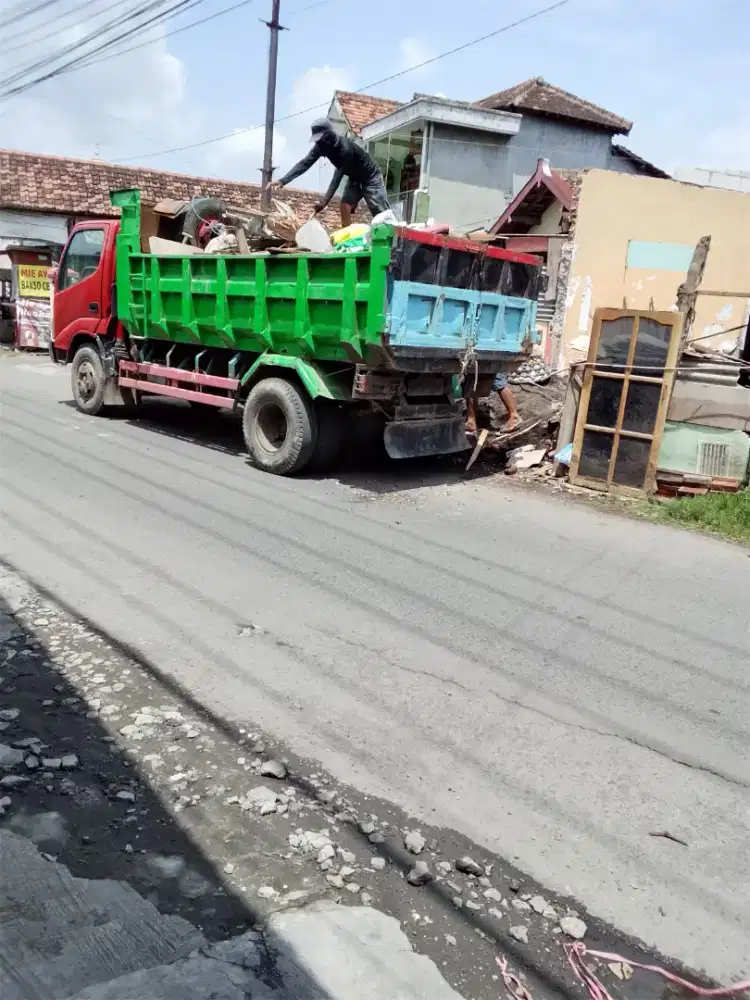 Muat gragal dan pembersihan lahan sampah proyek