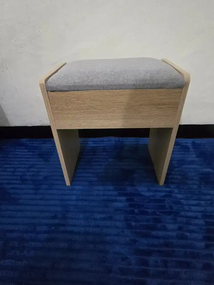 Bangku Rias Kursi Meja Rias Puff Bantalan Abu