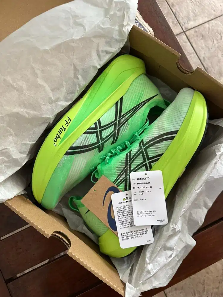 Asics Megablast Ekiden Size 45 Low KM