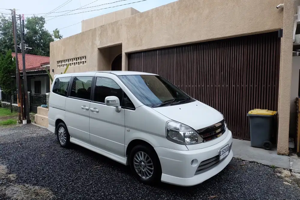 Dijual nissan serena hws autech 2012 (service record)