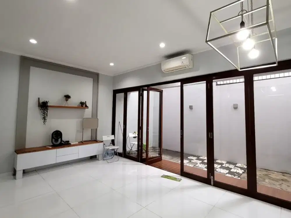 Rumah modern strategis di Discovery Bintaro jaya pr 17681