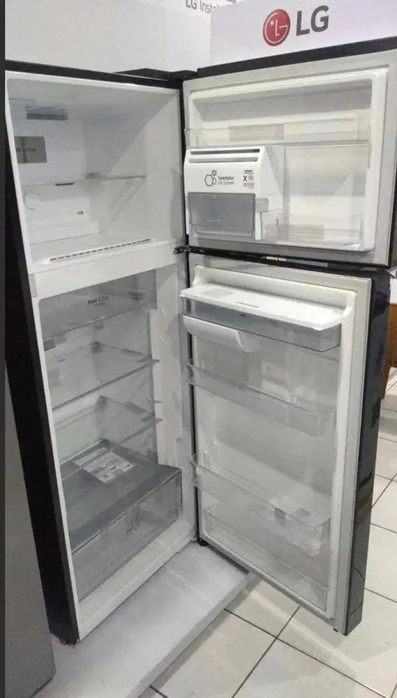 LG GN‐F392PXAK 2 pintu, like new,