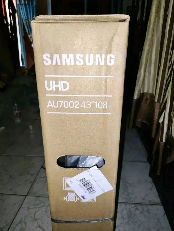 Samsung smart tv 4k , YouTube , Netflix ( NEW )