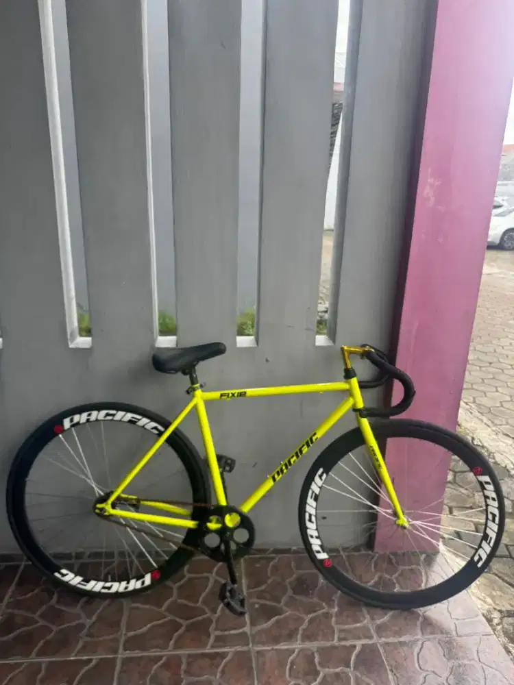 Sepeda fixie pacific