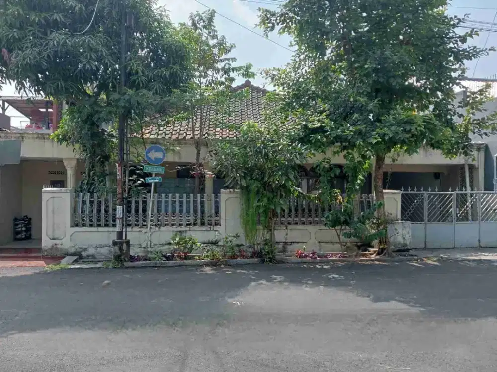 Termurah Rumah luas Di komplek guruminda